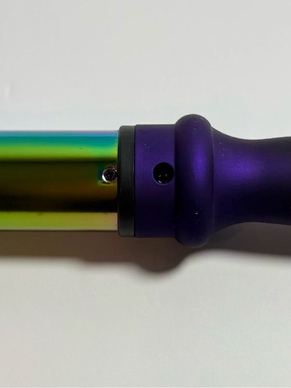 BELLAMI Iridescent Rainbow Barrel Curling Wand with Purple Handle
